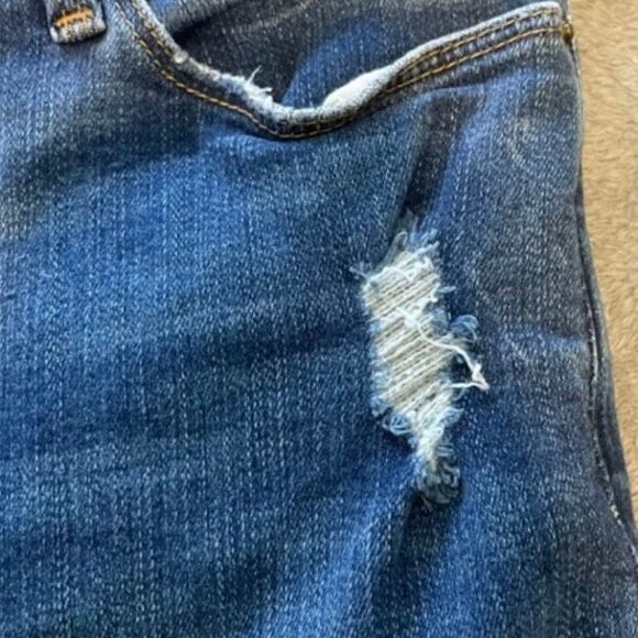 Frame Le Skinny de Jeanne Triangle Hem Jeans Blue Medium Wash Distressed Denim 2 - Picture 8 of 9